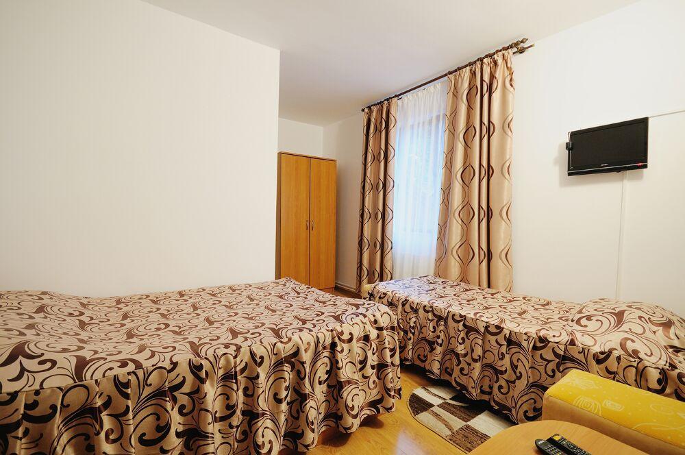 Pensiunea Claudia Scrind-Frăsinet Exterior photo